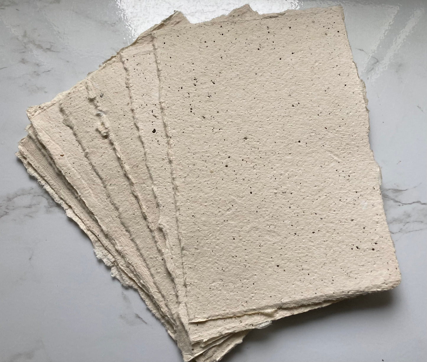 lot de 5 FEUILLES A5 graines de vanille Papier artisanal - papier recyclé fait-main