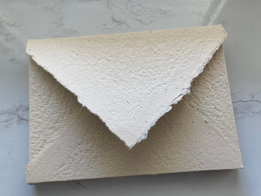 En stock// ENVELOPPES graines de vanille C6/A6 - Papier fait-main papier artisanal - papeterie - vendue à l'unité