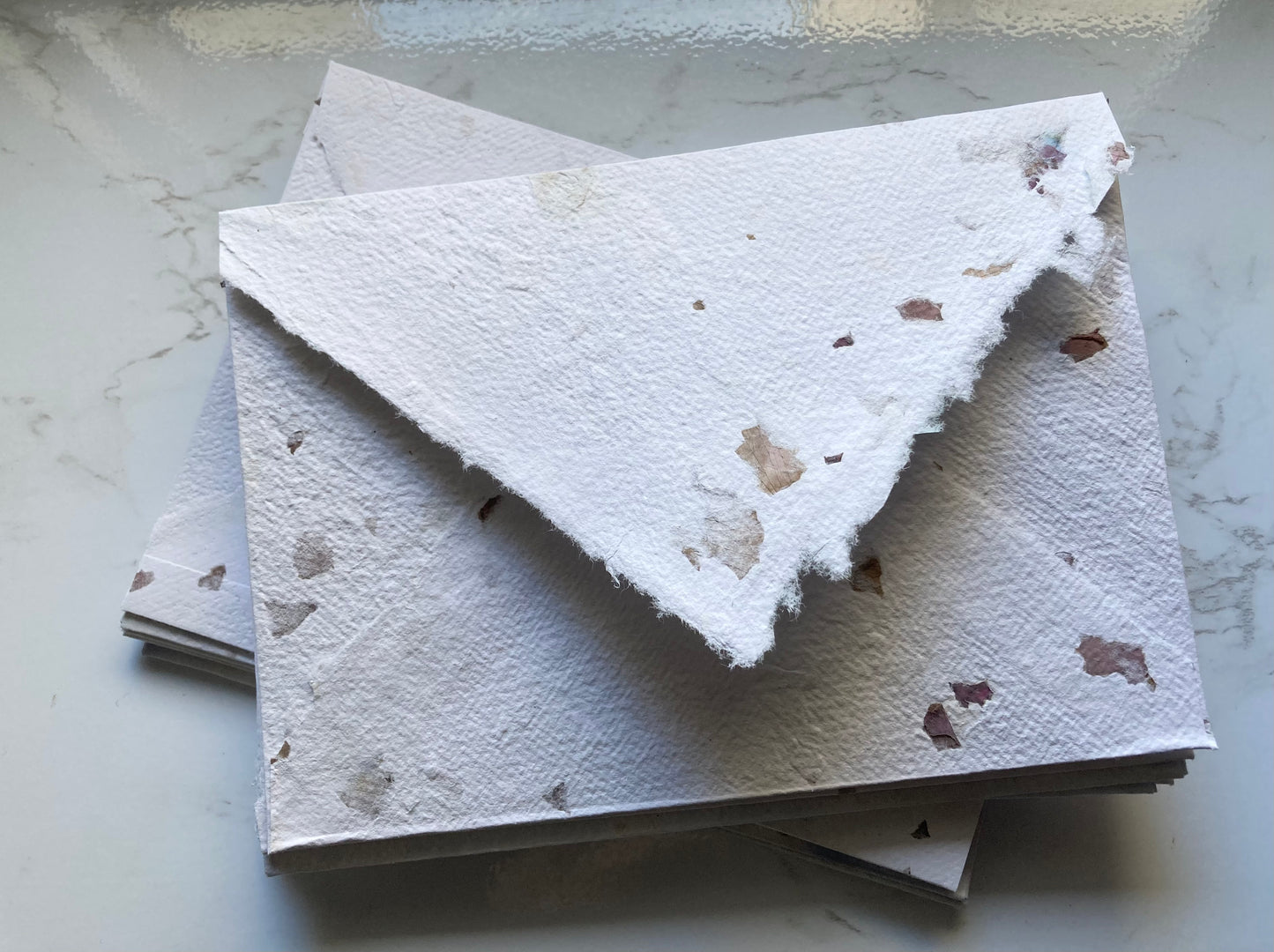 ENVELOPPES avec fleurs C6/ A6 Blanc 250 gsm - Papier fait-main papier artisanal - papeterie