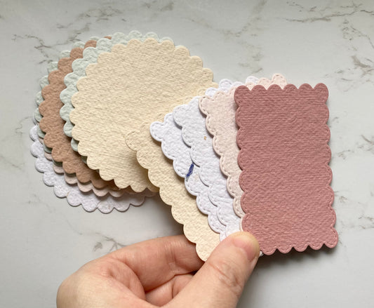 En stock / Lot de 10 étiquettes - papier artisanal - handmade paper