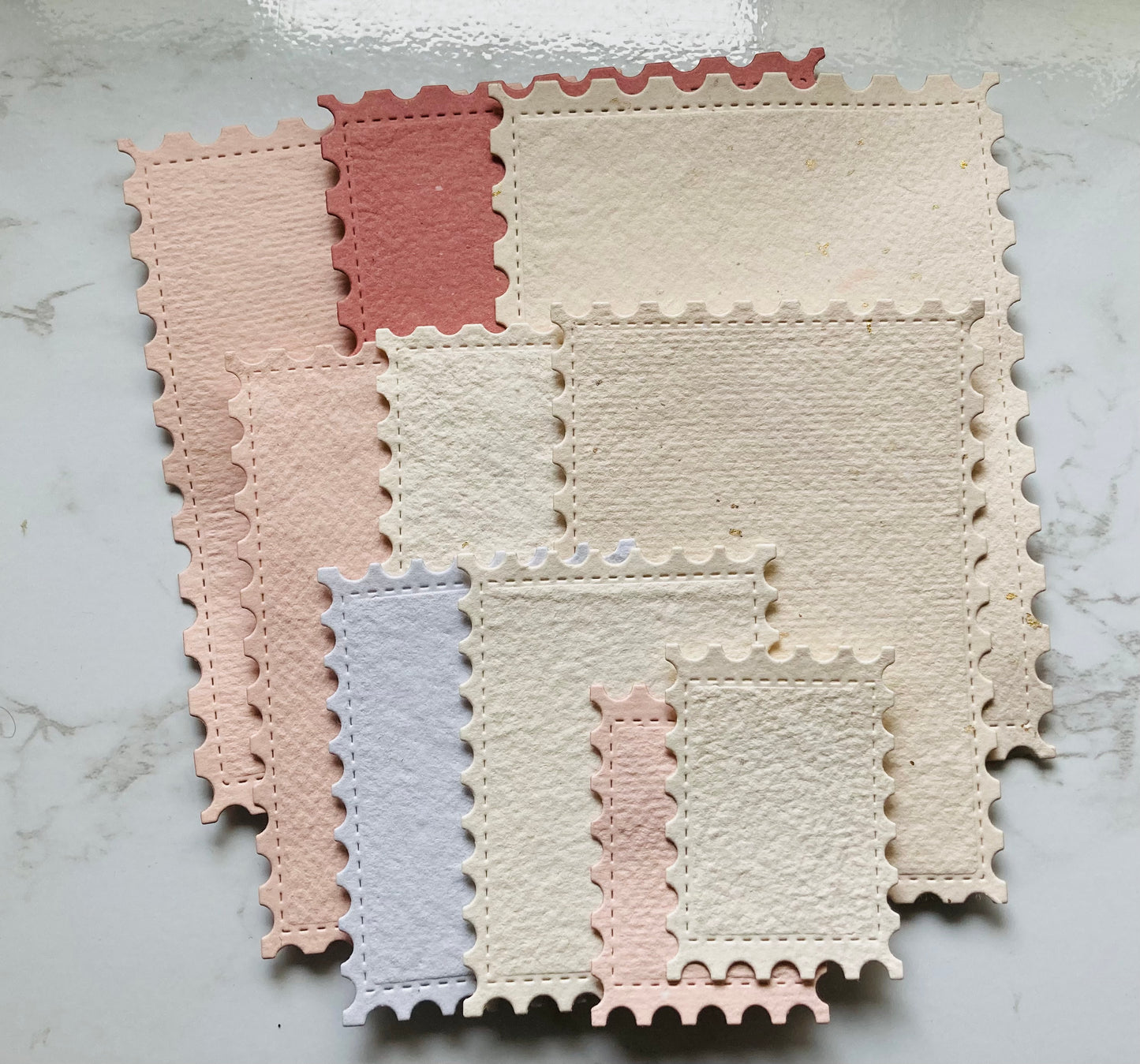 En stock / Lot de 10 étiquettes- papier artisanal - handmade paper