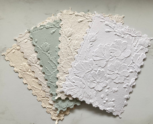 En stock / Lot de 10  papiers gaufrés - artisanal - handmade paper
