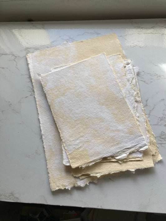 lot de 10 feuilles A6 TIE AND DYE Papier artisanal - papier recyclé fait-main