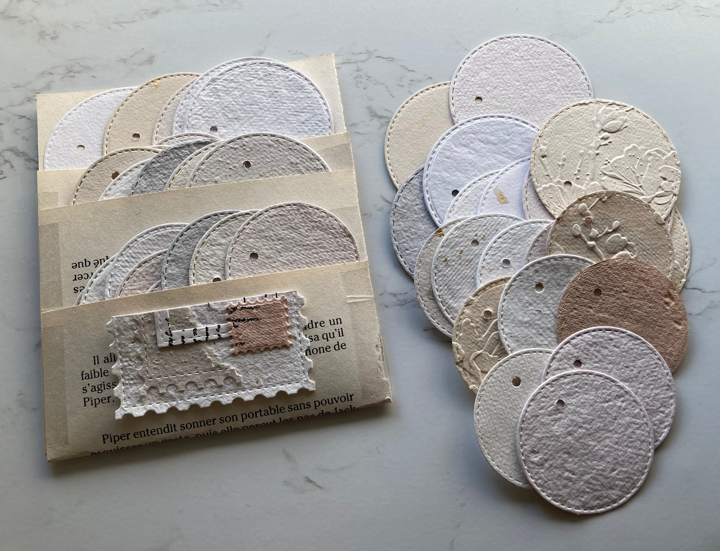 En stock / pochette "ECO LOT" de 20 étiquettes- papier artisanal - handmade paper