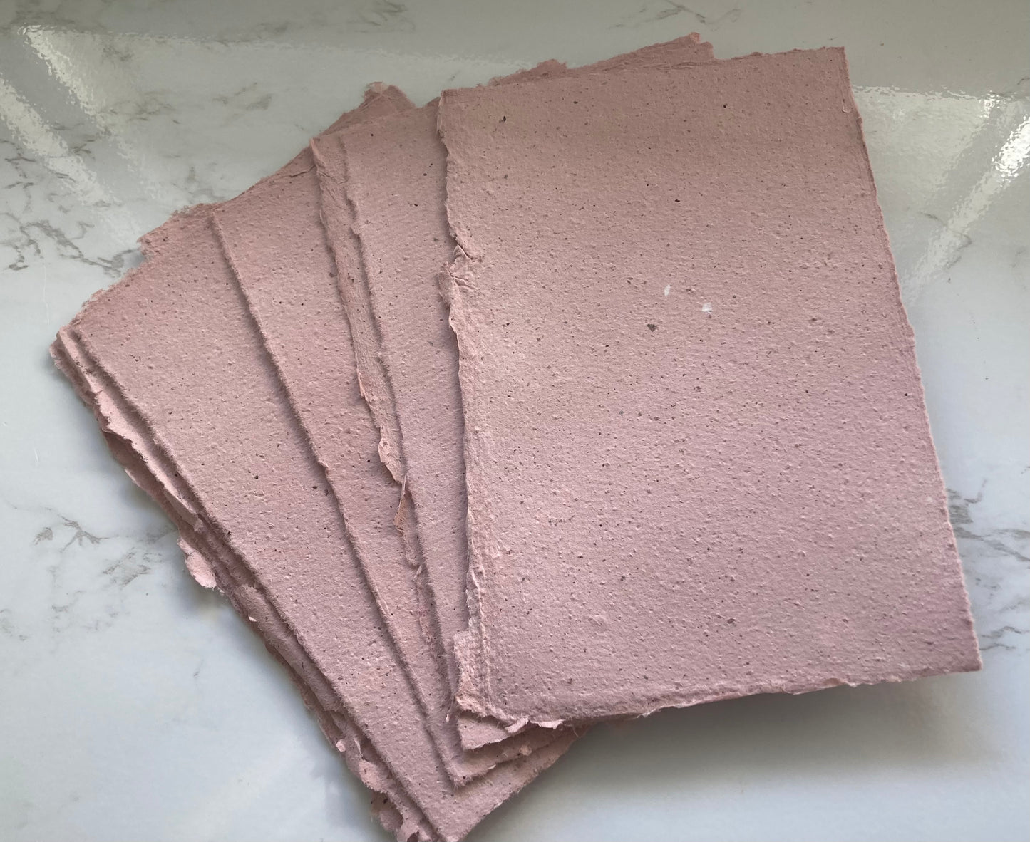 Lot de 5 feuilles A5 Fruits rouges - Papier artisanal - papier recyclé fait-main