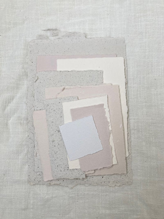 En stock / Lot de 12 Feuilles - papier artisanal - handmade paper