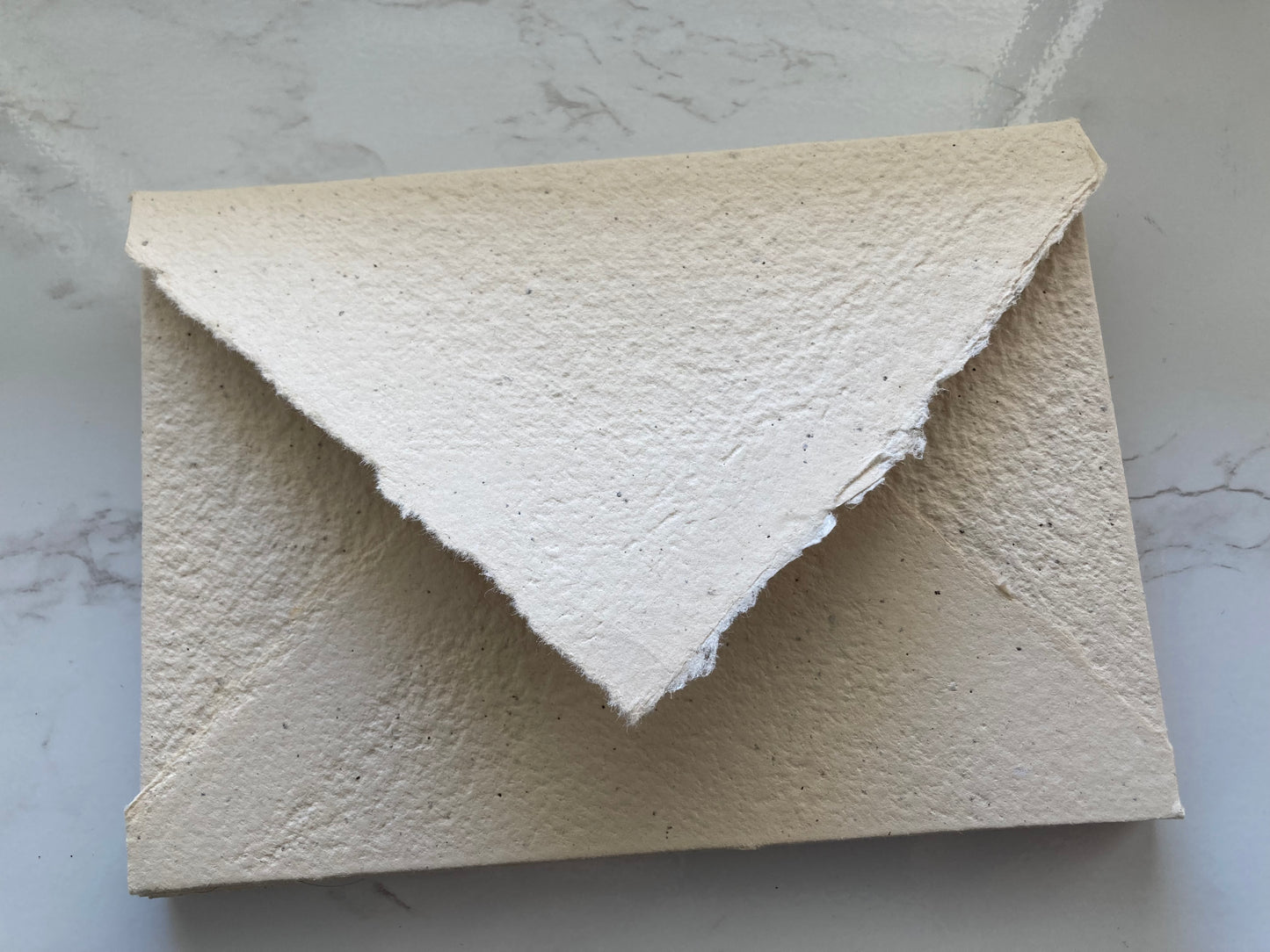 En stock// ENVELOPPES graines de vanille C6/A6  - Papier fait-main papier artisanal - papeterie - vendue à l'unité