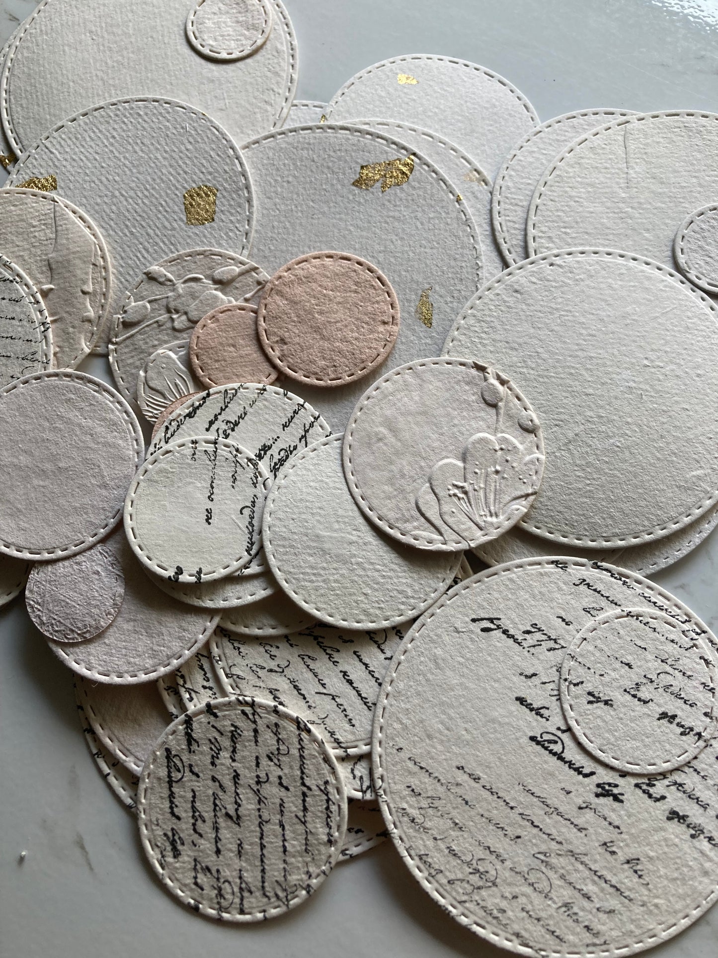 En stock / Lot de 25 cercles- journaling -  papier artisanal - handmade paper
