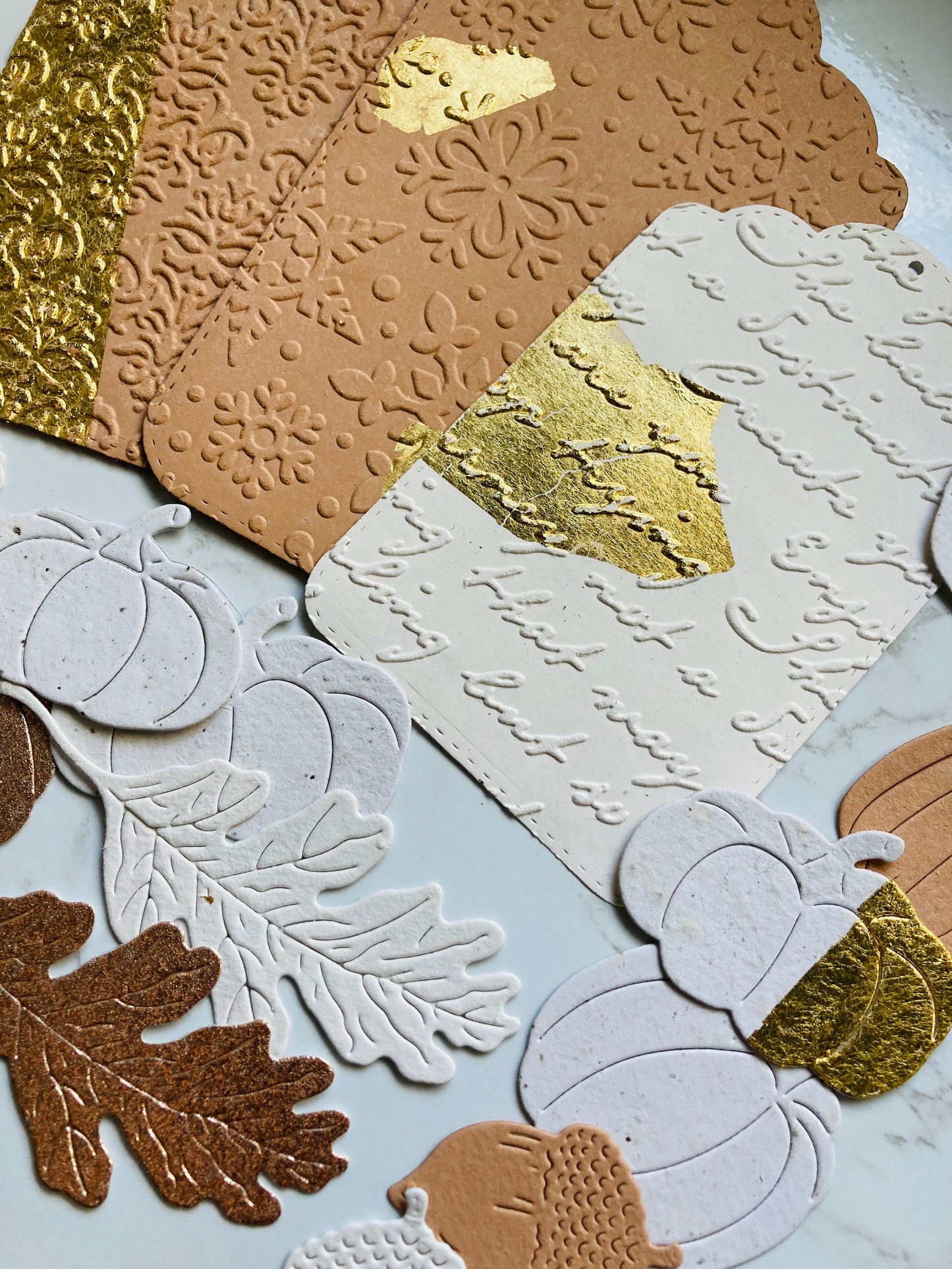 En stock / AUTOMNE- pochette 15 découpes - papier artisanal - handmade paper