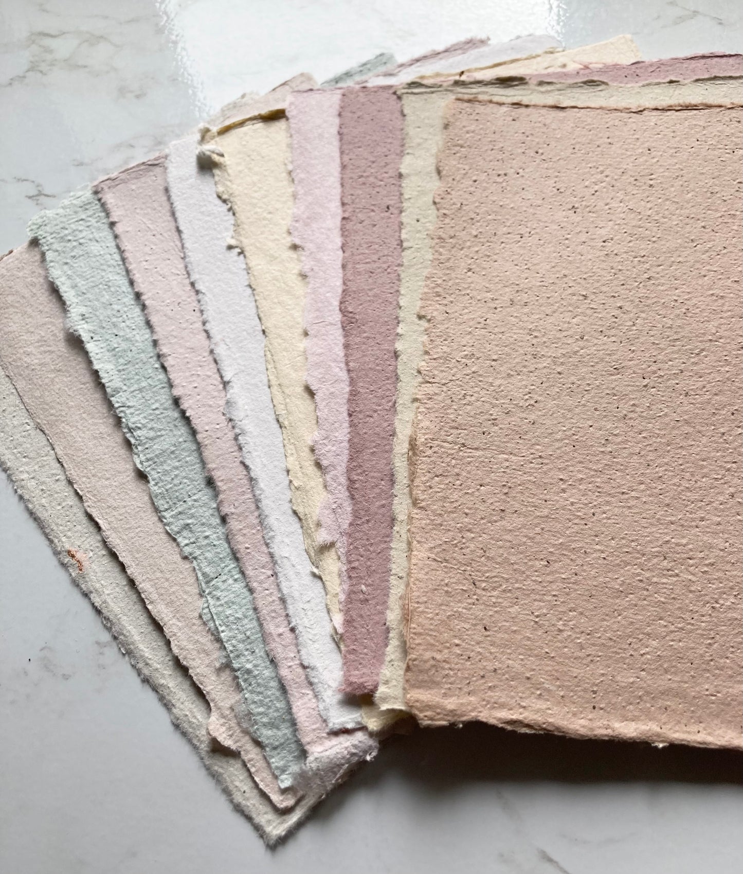 lot de 10 feuilles A6 MIX Papier artisanal - papier recyclé fait-main