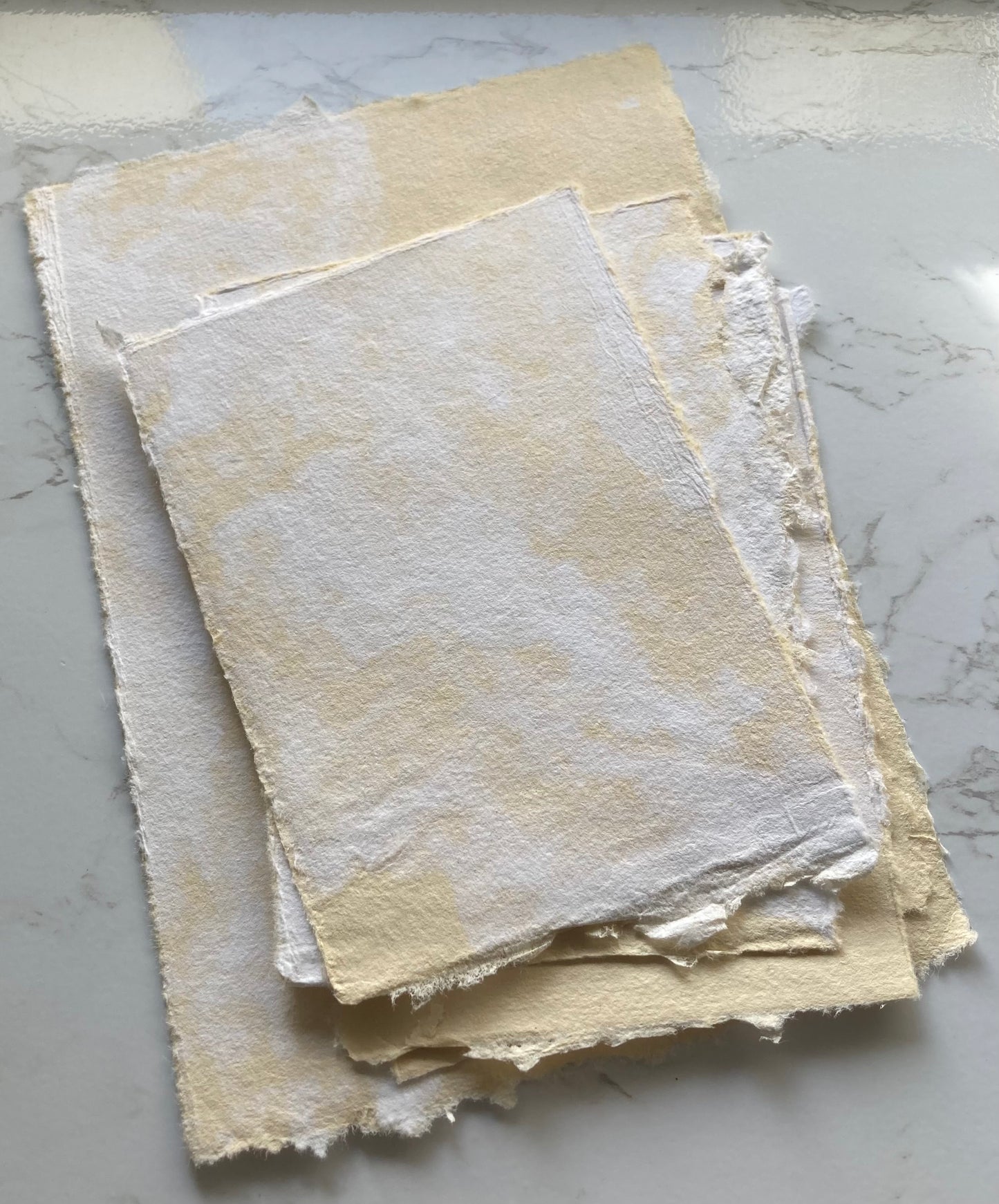 lot de 10 feuilles A6 TIE AND DYE  Papier artisanal - papier recyclé fait-main