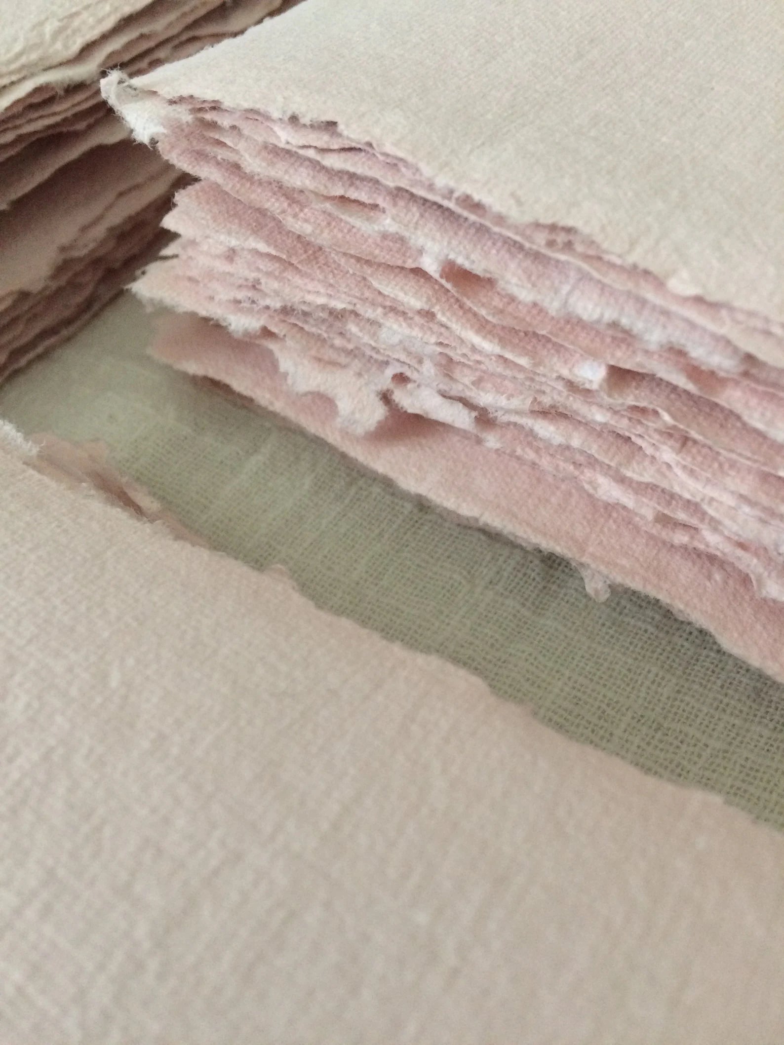 Papier fait-main - handmade paper - papier artisanal