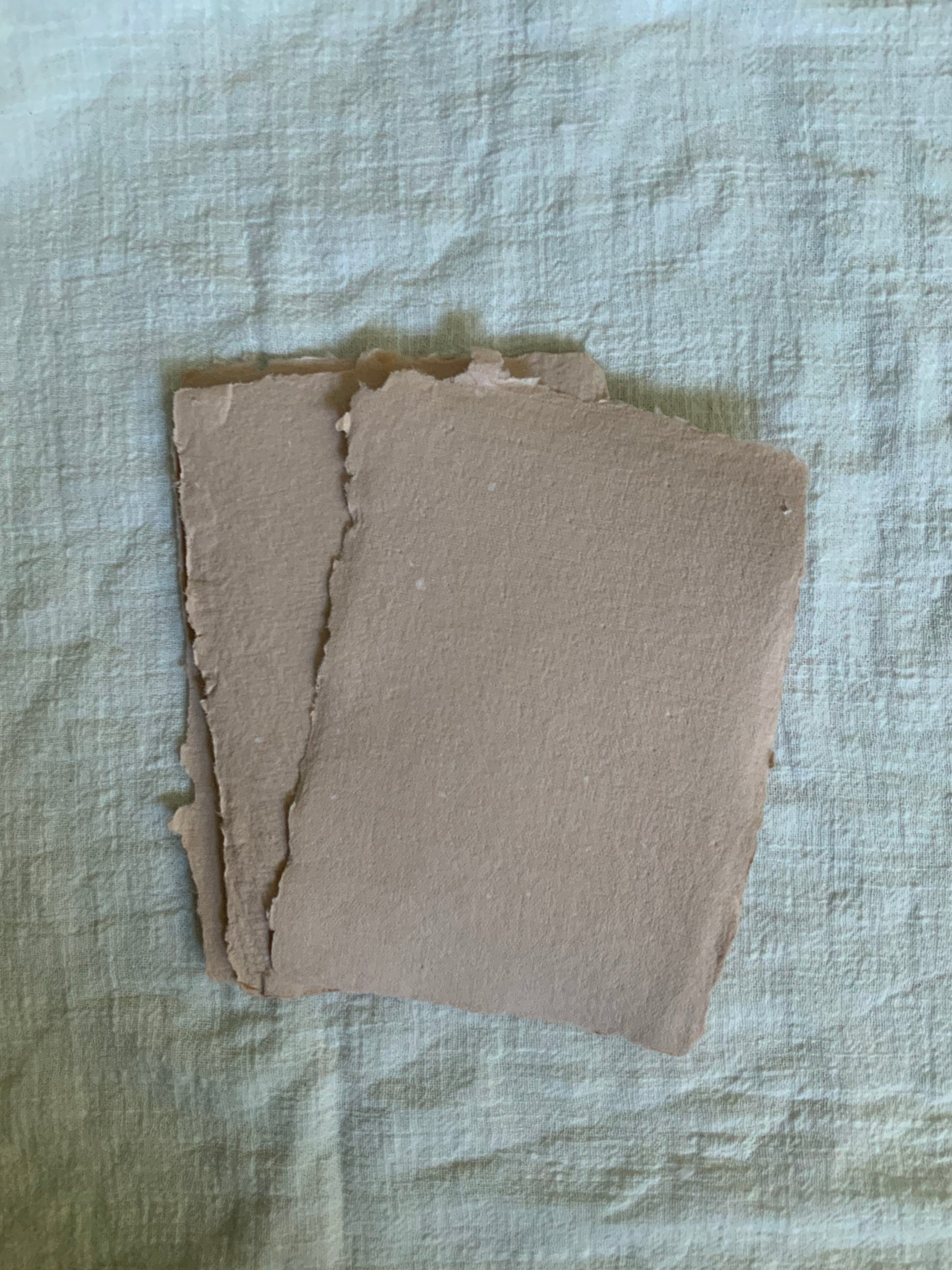 Papier fait- main - papier artisanal - handmade paper 