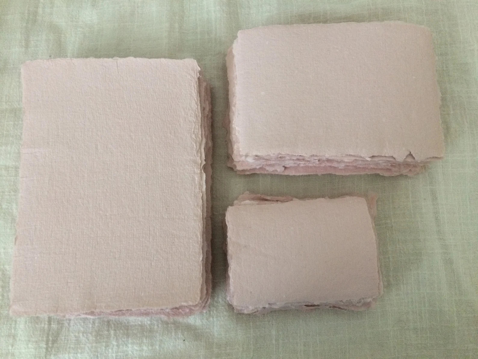 Papier fait-main - handmade paper - papier artisanal