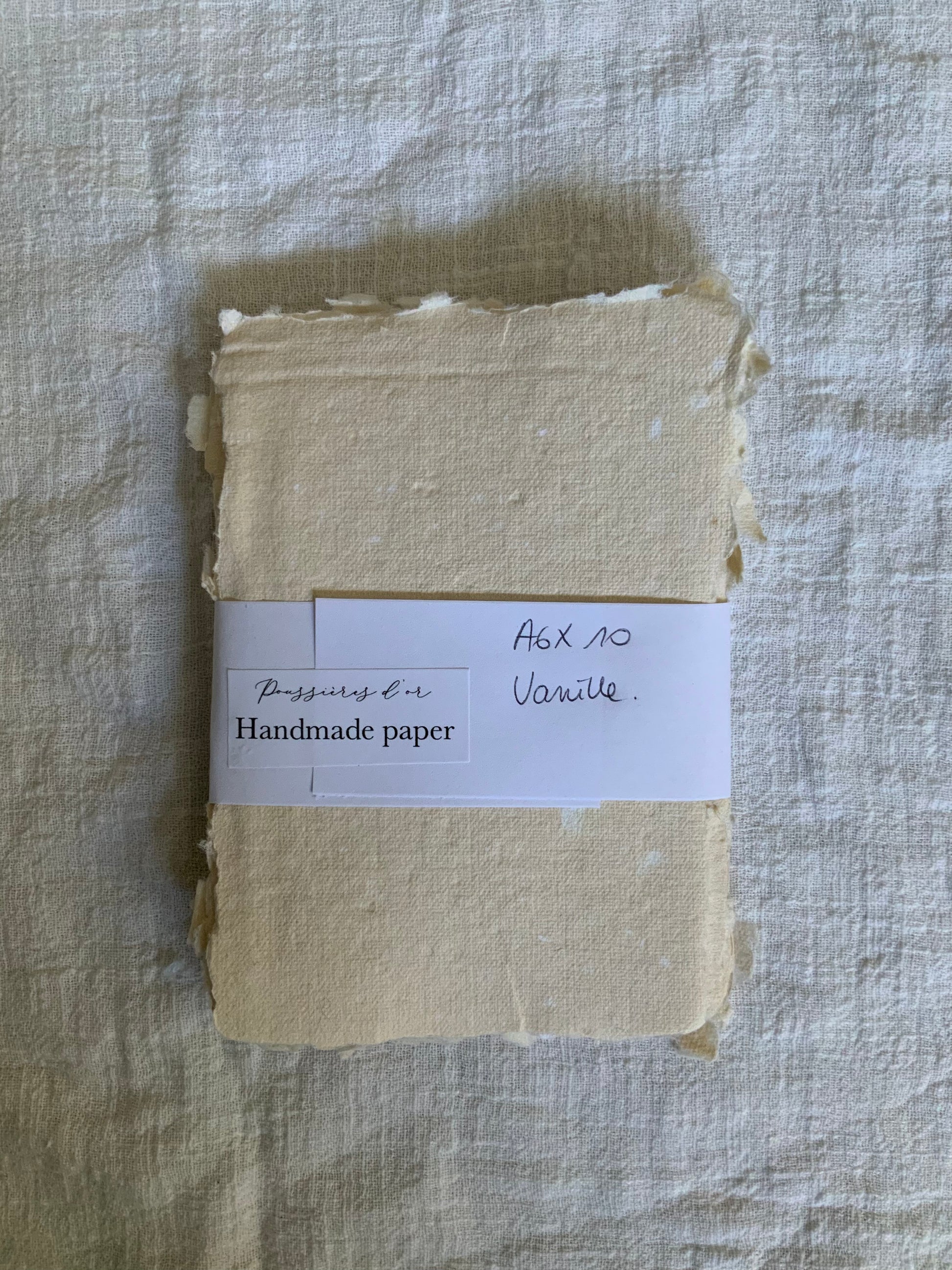 Papier fait- main - papier artisanal - handmade paper 