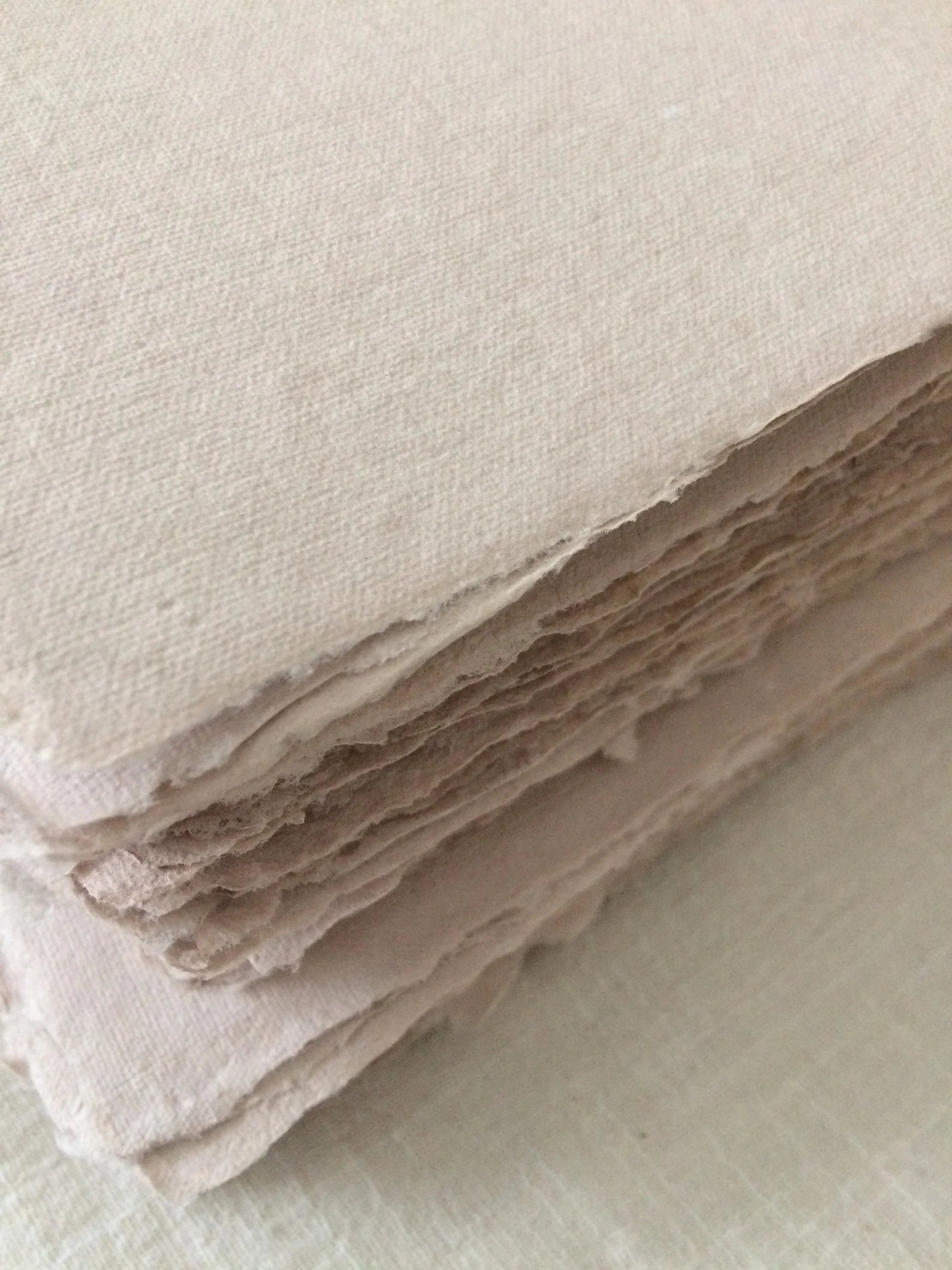 Papier fait-main - handmade paper - papier artisanal