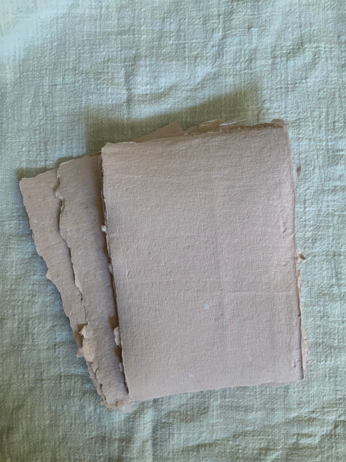 Papier fait- main - papier artisanal - handmade paper 