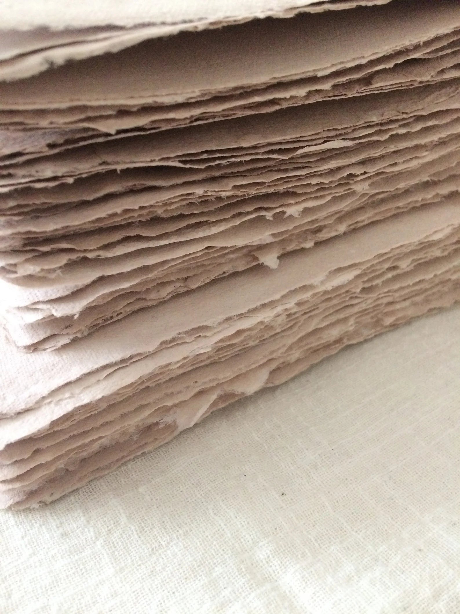 Papier fait-main - handmade paper - papier artisanal